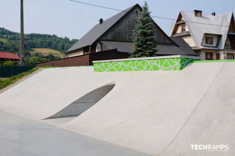 Concrete skatepark - Bystra Podhalansk