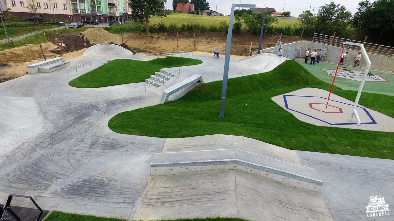 Concrete skatepark in Świecie
