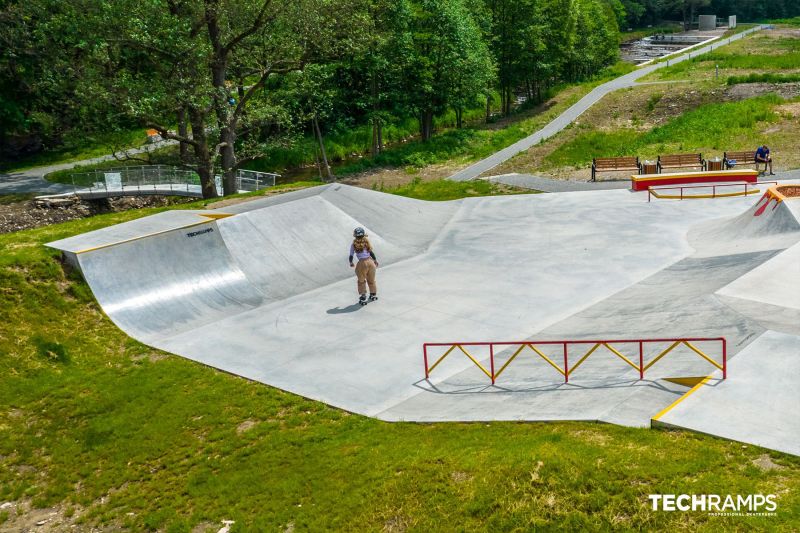 Concrete skatepark Stronie Slaskie