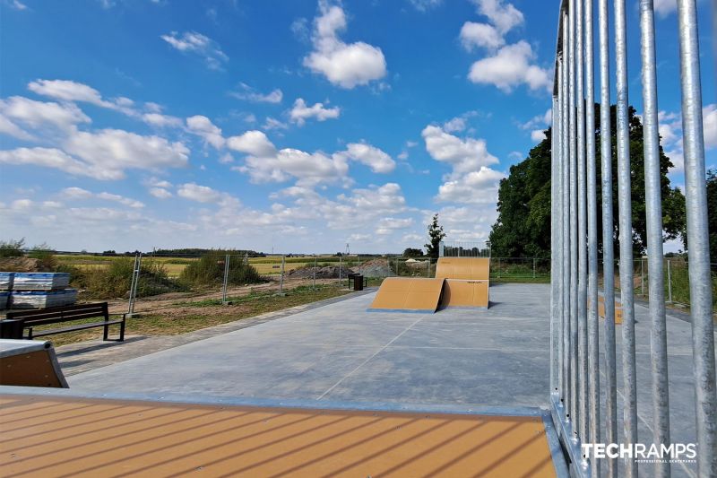 Forhindringer i Biskupiec skatepark 