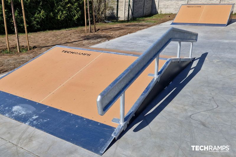  Funbox avec main courante - skatepark 