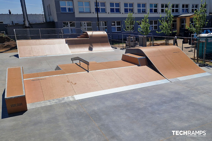 Funbox do skoków - skatepark dobroszyce 