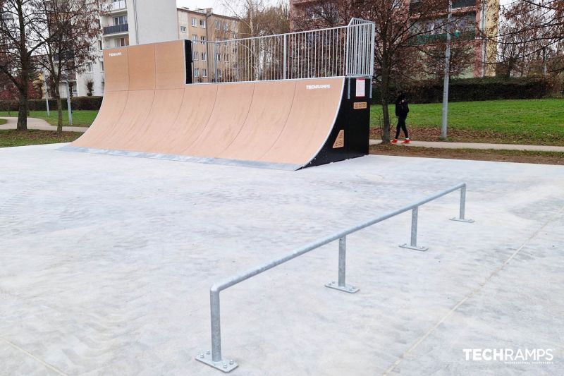 Gerader Handlauf - Skatepark Plonsk 