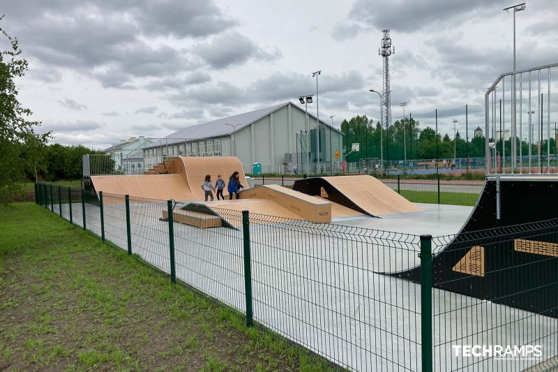 Jumpbox - překážka ve skateparku 