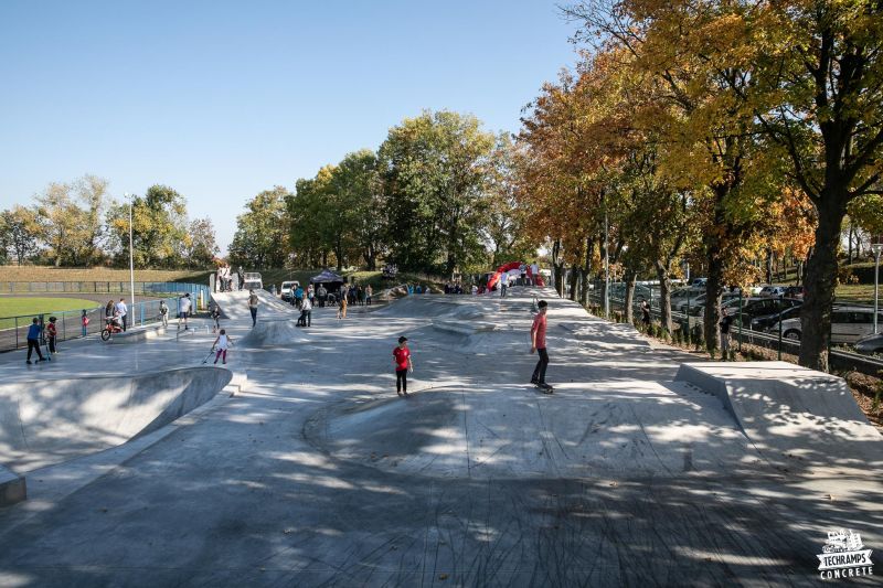 Nakło nad Notecią - monolith concrete skatepark 