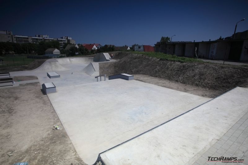 Betonowy skatepark w Opolu