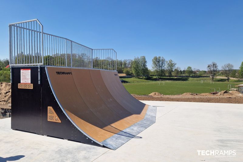 Quarter pipe 16° - skatepark Połczyn Zdrój