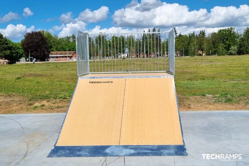 Rampa de banco - Skatepark Czarne 