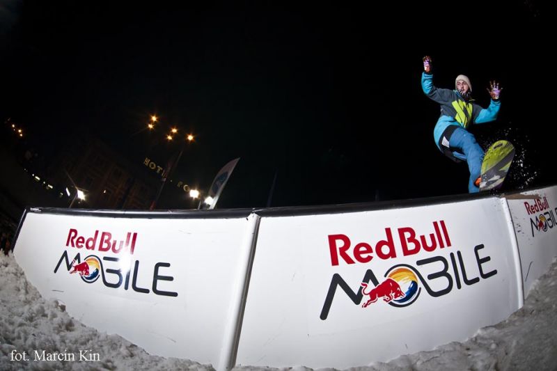 Red Bull MOBILE Snowboard Attack