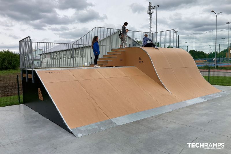 Rampa Roll-in + Bank - skatepark Wieliszew