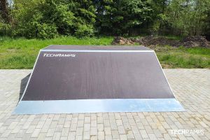 Ξύλινο πάρκο skatepark