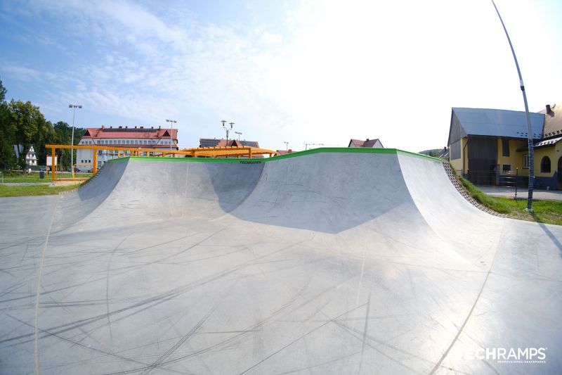 Skatepark af beton - Bystra Podhalansk
