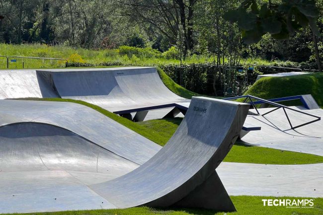 Skatepark de hormigón Cracovia ul. Koupání Skatepark de hormigón Cracovia ul. Koupání