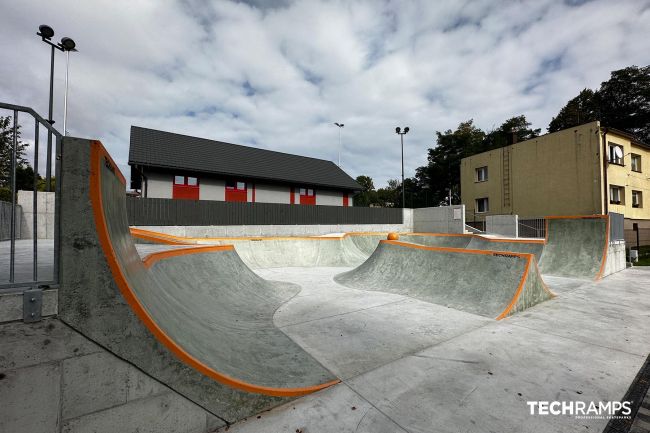 Skatepark de hormigón - Radziechowy