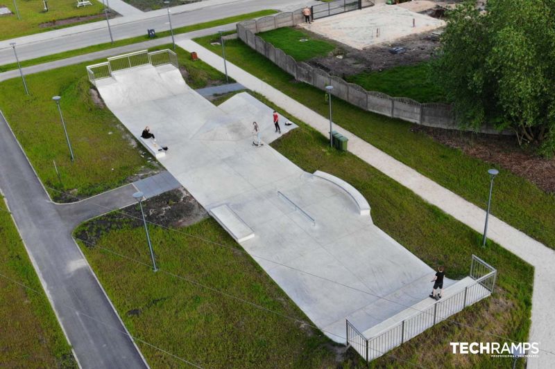 Skatepark in cemento Chęciny