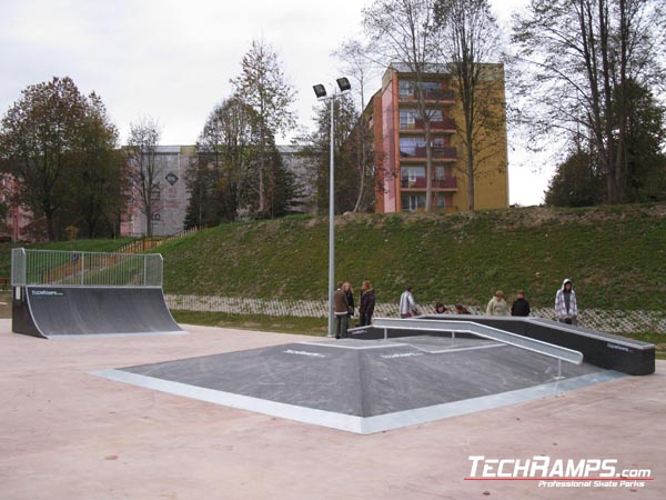 Skatepark Krynica Zdrój Funbox piramida 