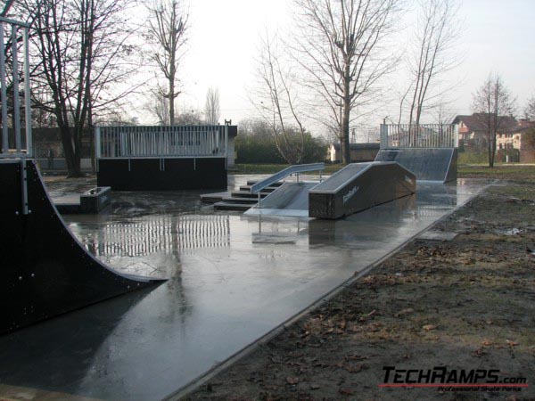 Skatepark w Brzeszczach - 15