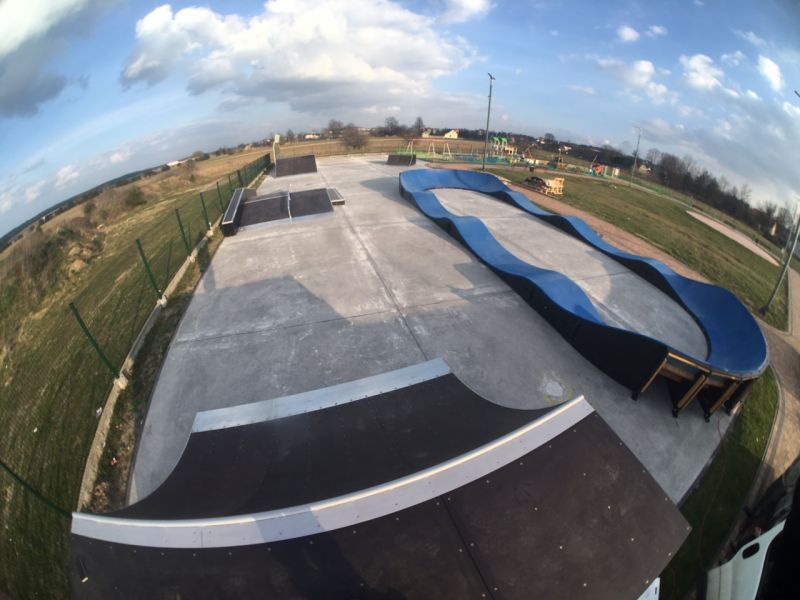 Skatepark w Mierzęcicach