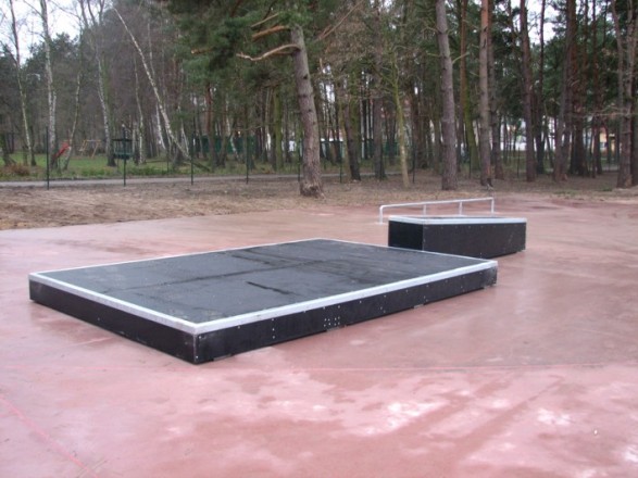 Skatepark w Pobierowie - grindbox