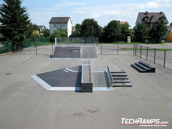 Skatepark w Przasnyszu funbox