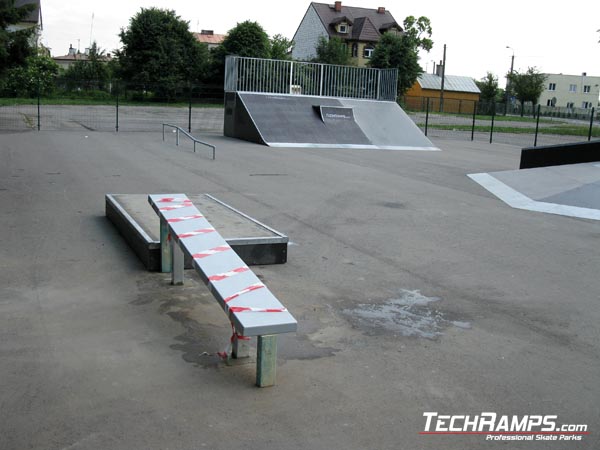 Skatepark w Przasnyszu grindbox i poręcz