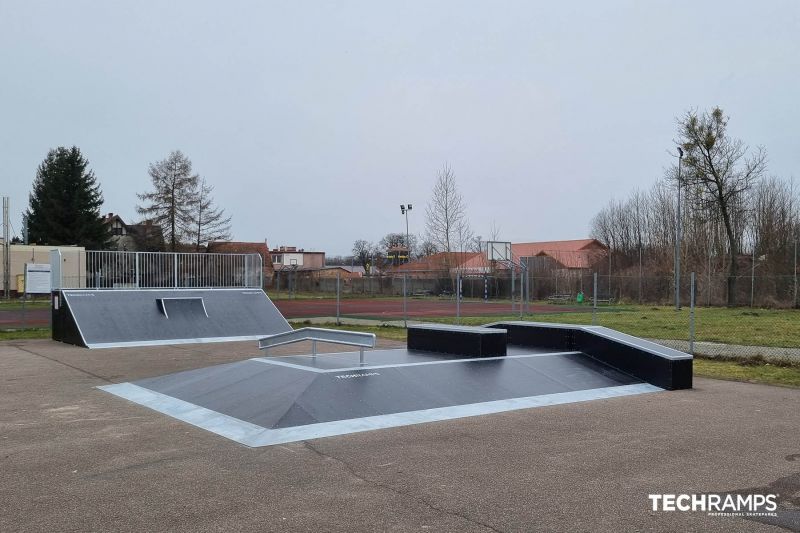 Skatepark drewniany - skatepark Złocieniec 