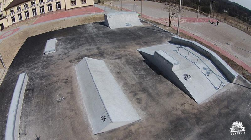 skatepark_light_concrete_slawkow