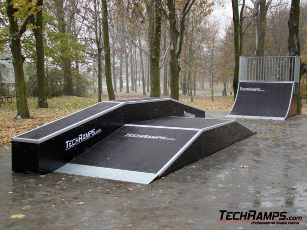 Скејтпарк во Tarnowo Podgorne Скејтпарк во Tarnowo Podgorne