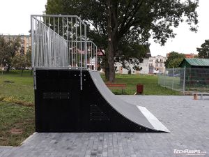 Wooden quarter pipe - modular skatepark Orzysz